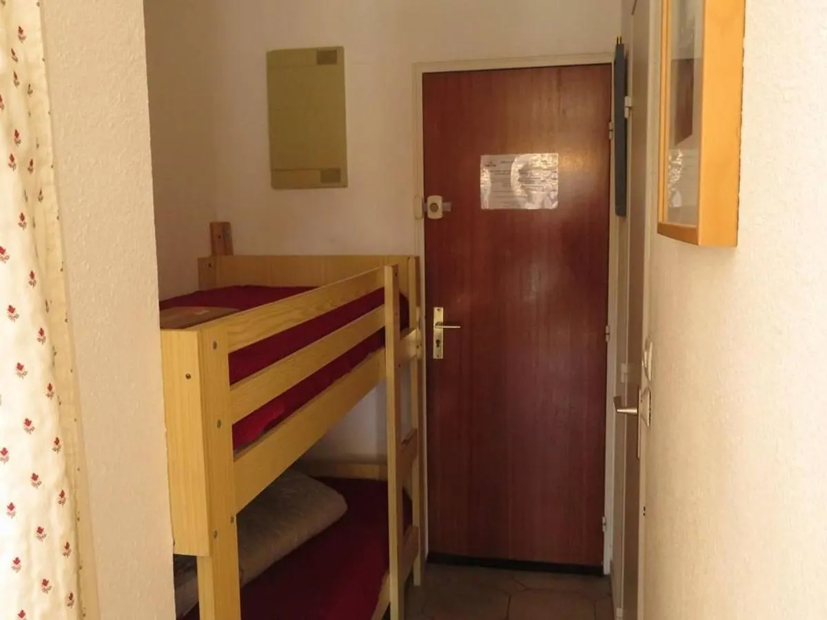 Charmant Studio Avec Piscine, Tennis, Parking Et Acces Direct Plage - Bormes-Les-Mimosas - Fr-1-610-30 Apartment