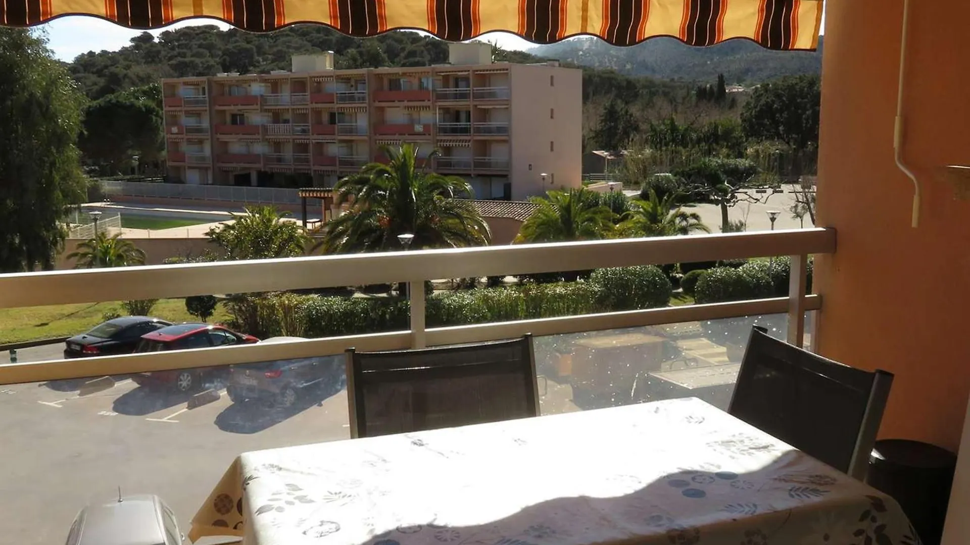 Charmant Studio Avec Piscine, Tennis, Parking Et Acces Direct Plage - Bormes-Les-Mimosas - Fr-1-610-30